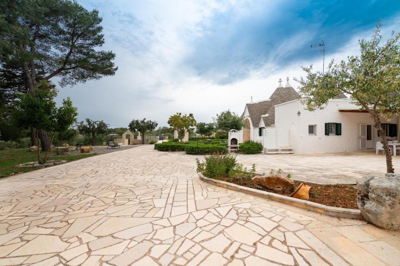 Trullo Il Focolare In Masseria Cisternino Luaran gambar